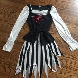 Woman’s adult pirate costume dress